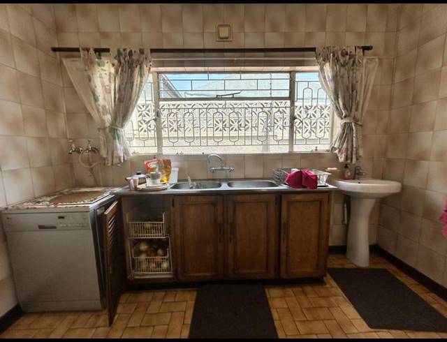 5 BEDROOM HOUSE FOR SALE IN BAKERTON